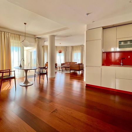 Plaza Mina Suites - Adults Recommended By Luxury Suites Cadix Extérieur photo A modern apartment in Belgrade