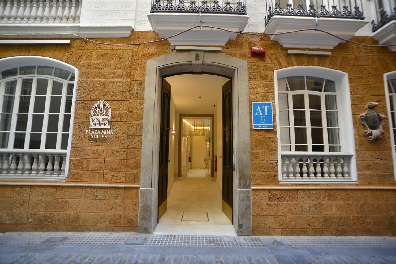 Plaza Mina Suites - Adults Recommended By Luxury Suites Cadix Extérieur photo Entrance to the hotel