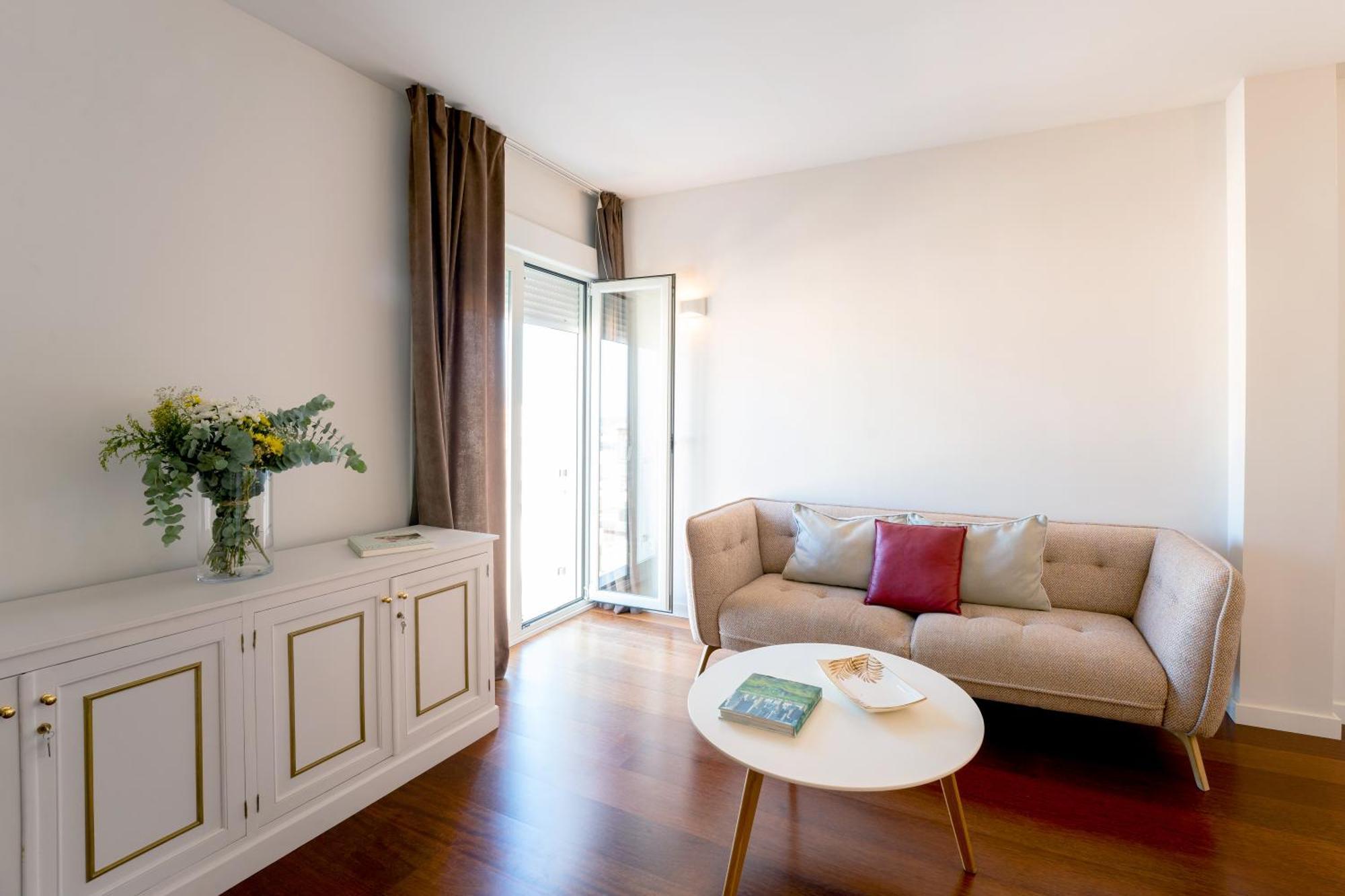 Plaza Mina Suites - Adults Recommended By Luxury Suites Cadix Extérieur photo A living room
